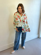 Load image into Gallery viewer, LIGHT BLUE FLORAL BLOUSE
