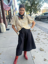 Load image into Gallery viewer, BLONDE VELVET CORDUROY TOP
