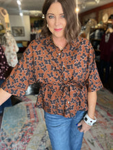 Load image into Gallery viewer, CAMEL BUTTERFLY TOP

