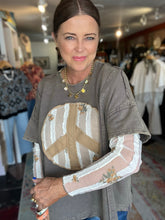 Load image into Gallery viewer, VINTAGE ASH/BROWN PEACE TOP
