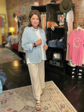 Load image into Gallery viewer, SPRIPED DENIM SHACKET
