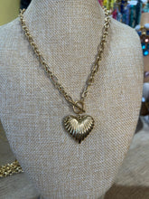 Load image into Gallery viewer, BELKA NECKLACE
