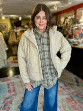 Load image into Gallery viewer, CREAM PUFFER COAT
