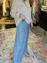 Load image into Gallery viewer, LIGHT WIDE LEG DENIM
