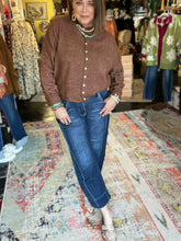 Load image into Gallery viewer, DARK WASH CROPPED BARREL DENIM
