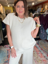 Load image into Gallery viewer, VIVIENNE TOP (2 colors)
