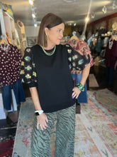 Load image into Gallery viewer, BLACK FLORAL TOP

