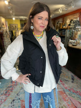 Load image into Gallery viewer, BLACK QUILTED VEST
