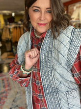 Load image into Gallery viewer, DENIM QUILTED VEST
