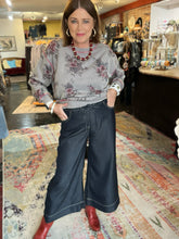 Load image into Gallery viewer, DARK WIDE LEG DENIM
