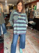 Load image into Gallery viewer, NAVY/GREEN MOCK NECK MIX TOP
