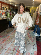 Load image into Gallery viewer, LOVE SWEATSHIRT
