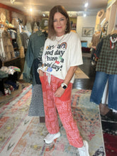 Load image into Gallery viewer, RED/ORANGE BANDANA PRINT PANTS
