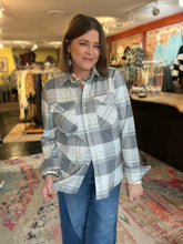 Load image into Gallery viewer, GRAY PLAID SHACKET
