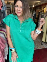Load image into Gallery viewer, EMERALD POP DRESS
