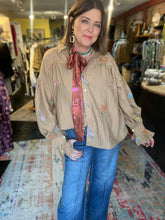 Load image into Gallery viewer, GARDEN BLOSSOM BLOUSE

