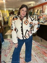 Load image into Gallery viewer, AZTEC CREAM JACKET
