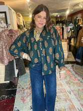 Load image into Gallery viewer, DARK GREEN FLORAL BLOUSE
