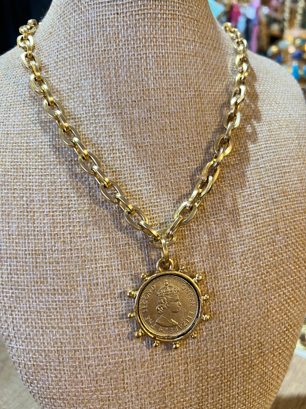 GOLD COIN WITH CHAIN NECKLACE