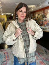 Load image into Gallery viewer, CREAM PUFFER COAT
