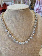 Load image into Gallery viewer, CLEAR RADIANT NECKLACE
