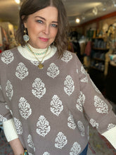 Load image into Gallery viewer, TAUPE LEAF SWEATER
