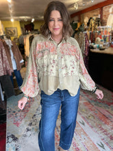 Load image into Gallery viewer, KHAKI VINTAGE TOP
