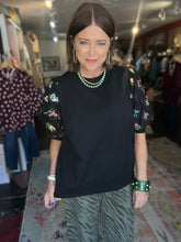 Load image into Gallery viewer, BLACK FLORAL TOP
