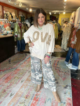 Load image into Gallery viewer, LOVE SWEATSHIRT
