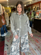 Load image into Gallery viewer, FADED OLIVE THERMAL SHACKET
