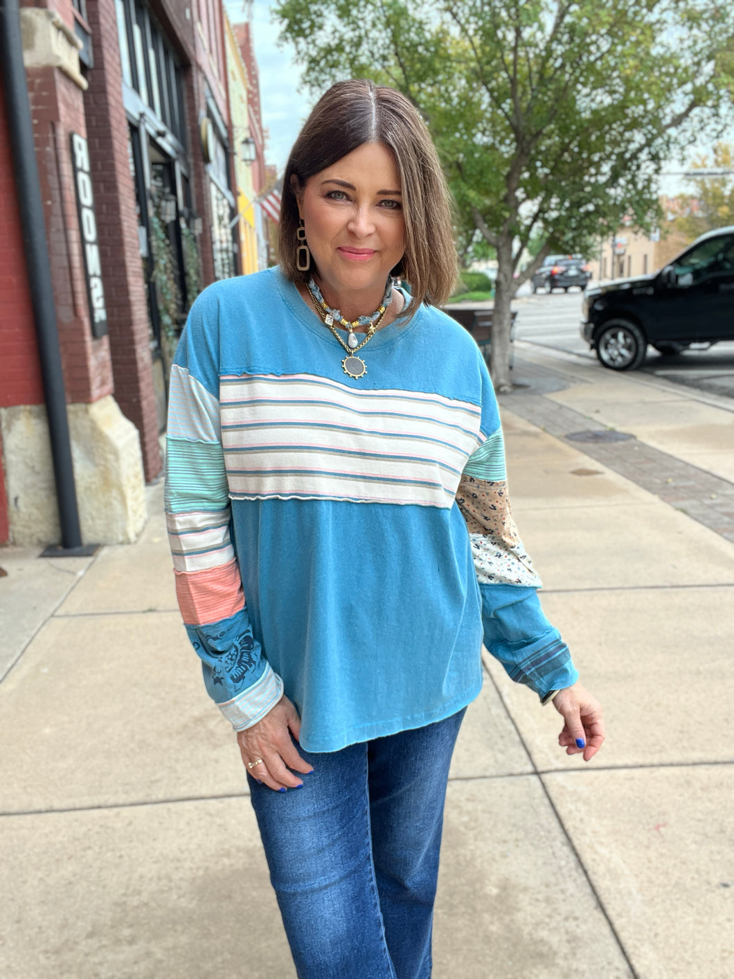 COLOR BLOCK BLUE TOP