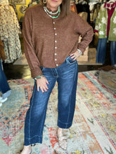 Load image into Gallery viewer, DARK WASH CROPPED BARREL DENIM
