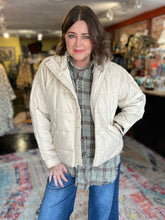 Load image into Gallery viewer, CREAM PUFFER COAT

