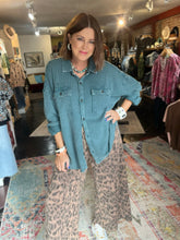 Load image into Gallery viewer, DARK TEAL RIBBED SHIRT
