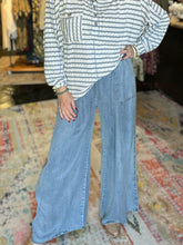Load image into Gallery viewer, LIGHT WIDE LEG DENIM
