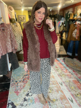 Load image into Gallery viewer, FLUFFY BROWN VEST
