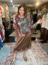 Load image into Gallery viewer, BROWN SILK SKIRT
