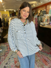 Load image into Gallery viewer, BLUE STRIPED TOP
