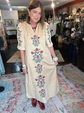 Load image into Gallery viewer, BUTTER EMBROIDERY DRESS
