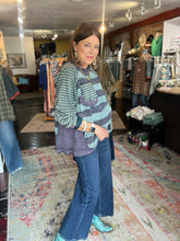 Load image into Gallery viewer, 4-WAY STRETCH CROP DENIM
