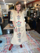 Load image into Gallery viewer, BUTTER EMBROIDERY DRESS

