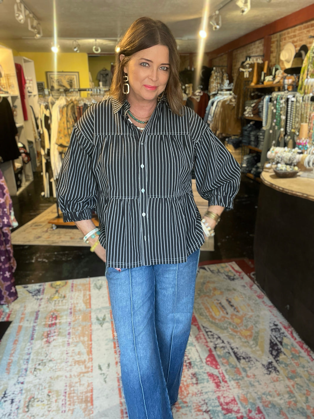 BLACK SEAR SUCKER BLOUSE
