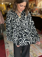 Load image into Gallery viewer, GEO BLACK TOP
