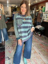 Load image into Gallery viewer, NAVY/GREEN MOCK NECK MIX TOP
