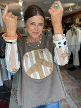 Load image into Gallery viewer, VINTAGE ASH/BROWN PEACE TOP

