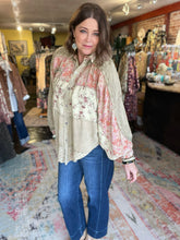 Load image into Gallery viewer, KHAKI VINTAGE TOP
