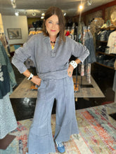 Load image into Gallery viewer, VINTAGE FADED BLUE RIBBED PANT
