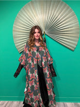 Load image into Gallery viewer, LILLITH CAPE IN MARIPOSA
