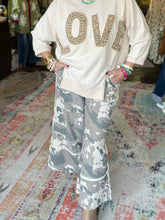 Load image into Gallery viewer, CAMO PANT
