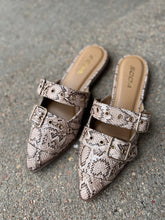 Load image into Gallery viewer, SNAKE BEIGE MULES
